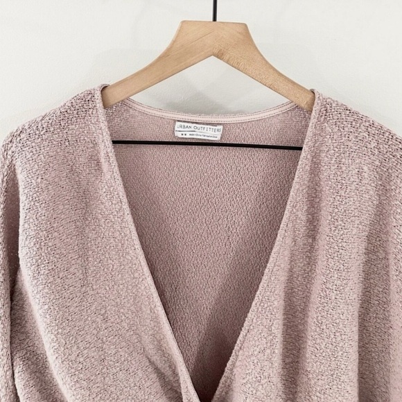 Urban Outfitters Crop Top V-Neck Sweater - Picture 3 of 5